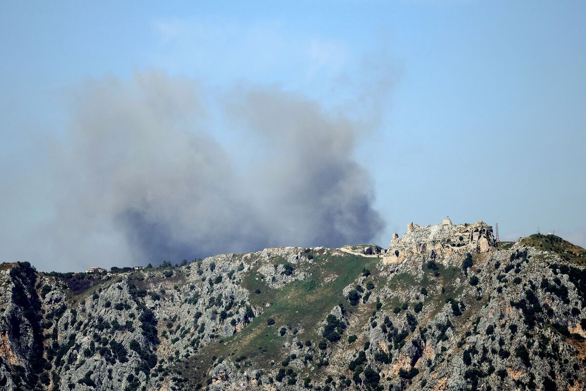 Israel Expands Lebanon Assault With Iran-US Talks in Balance