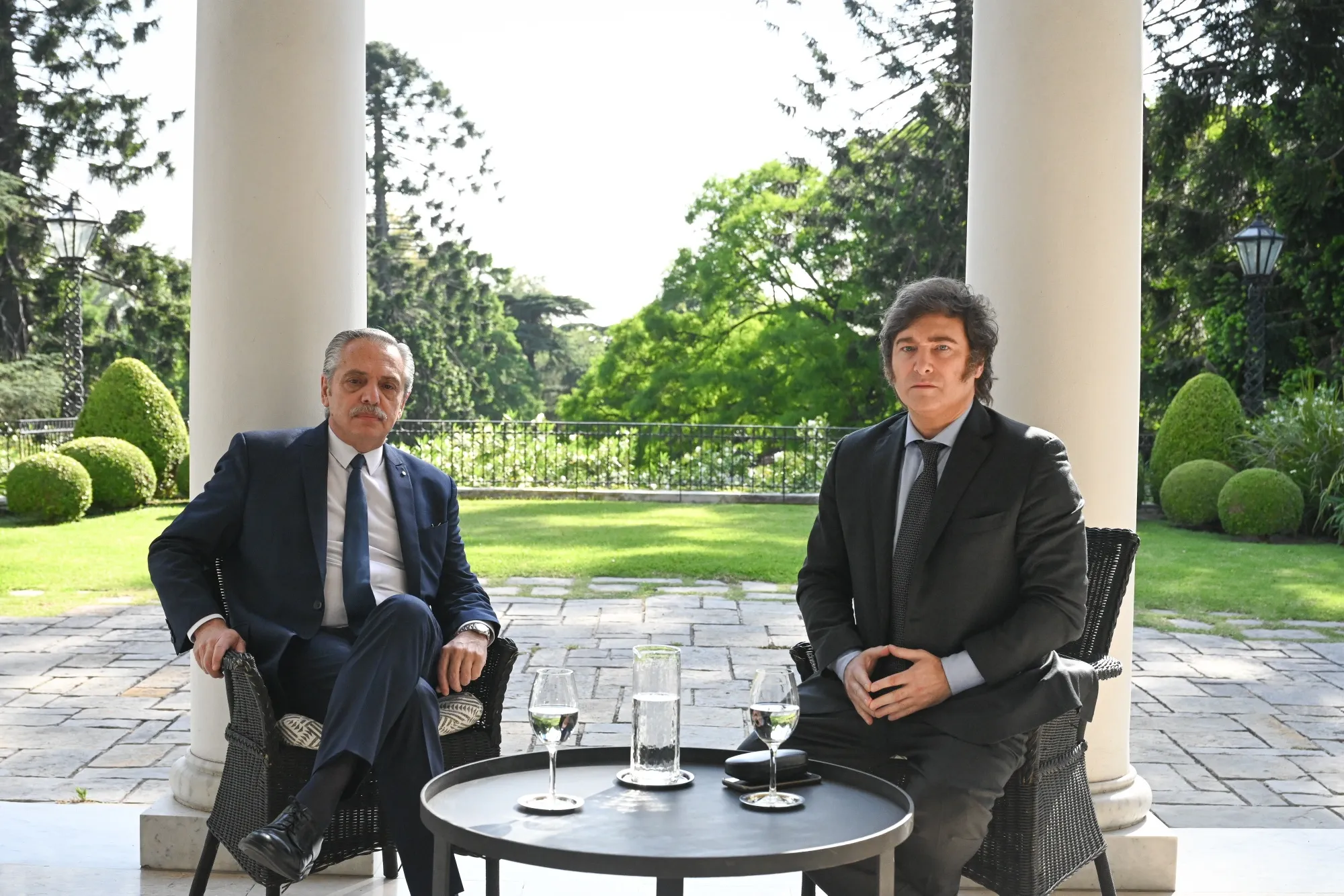 Javier Milei meets with Alberto Fernandez at the Olivos residence on Nov. 21.