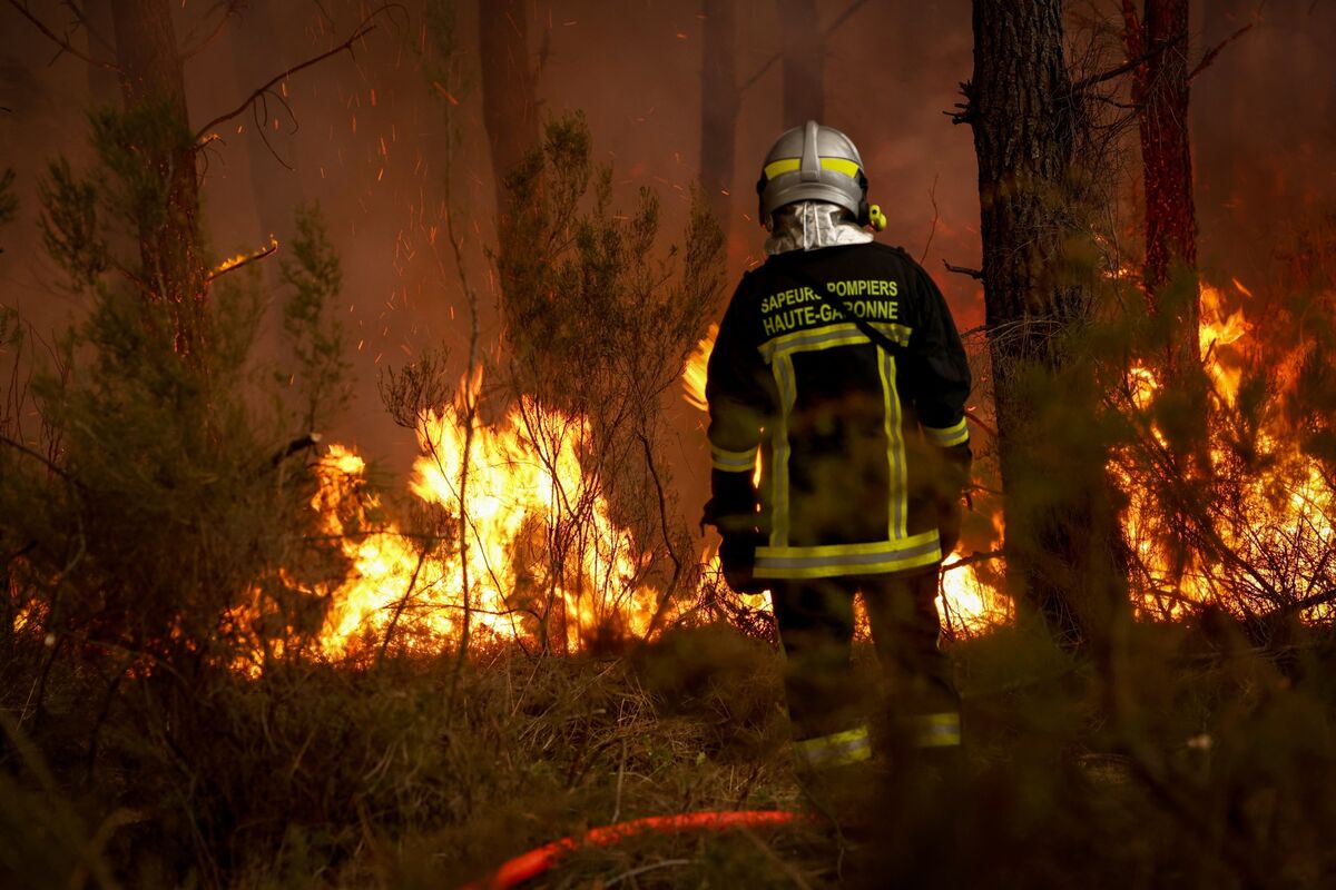 Wildfires in Spain and France Force Evacuations as Heat Wave Builds