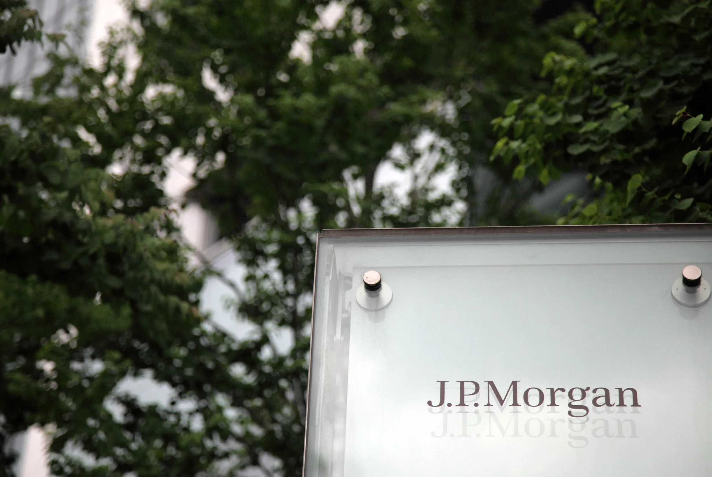 ＪＰモルガン証の純利益、日本のＭ＆Ａ伸ばし過去７年で最高－３月期 - Bloomberg