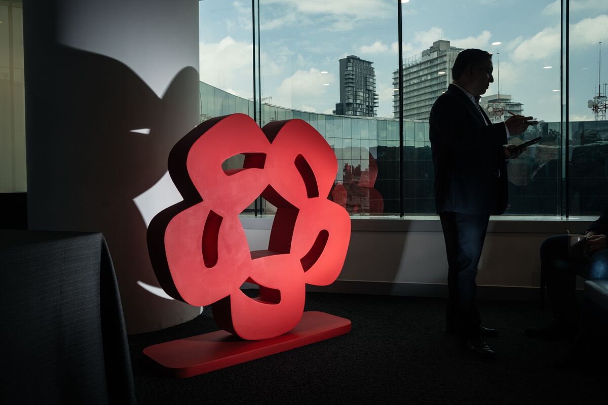 assets.bwbx.io image