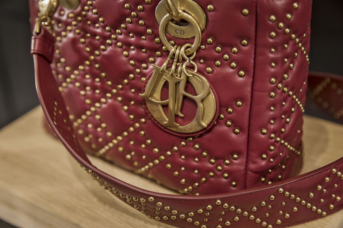 How Chinese Sellers of Fake Dior Are Evading a Crackdown Online - Bloomberg