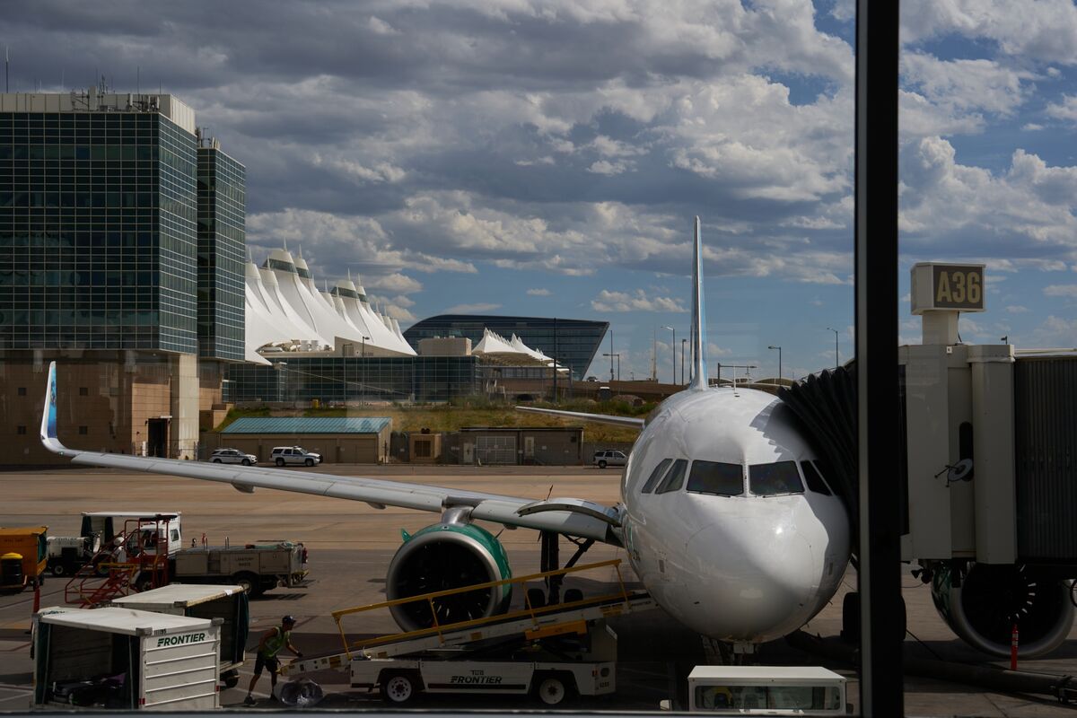 Caos Aéreo en Denver: Fallo de Radio Paraliza el Control de Tráfico, ¿Otro Error del Sistema Antiguo?