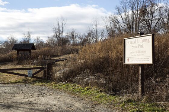 A Failed Trump Golf Course Turned Into a Dilapidated New York State Park