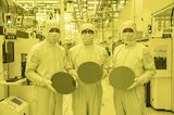 Samsung Is First to Start Mass Production of 3-Nanometer Chips
