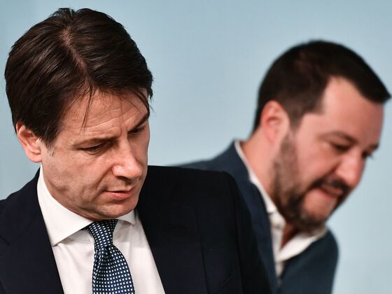 Conte Takes On Salvini as League Chief Weakened by ‘Russiagate’