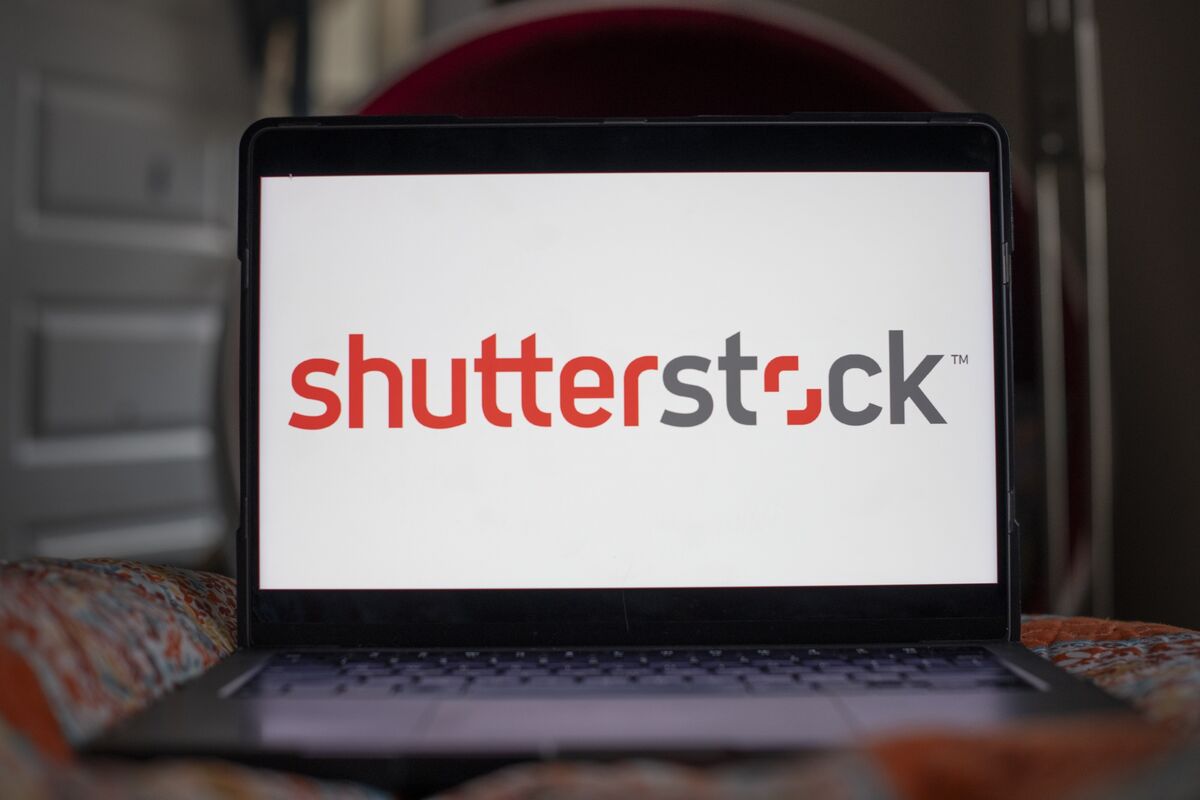 bloomberg.com - Christopher Palmeri - Shutterstock Shares Fall After Getty Says It Will End Merger
