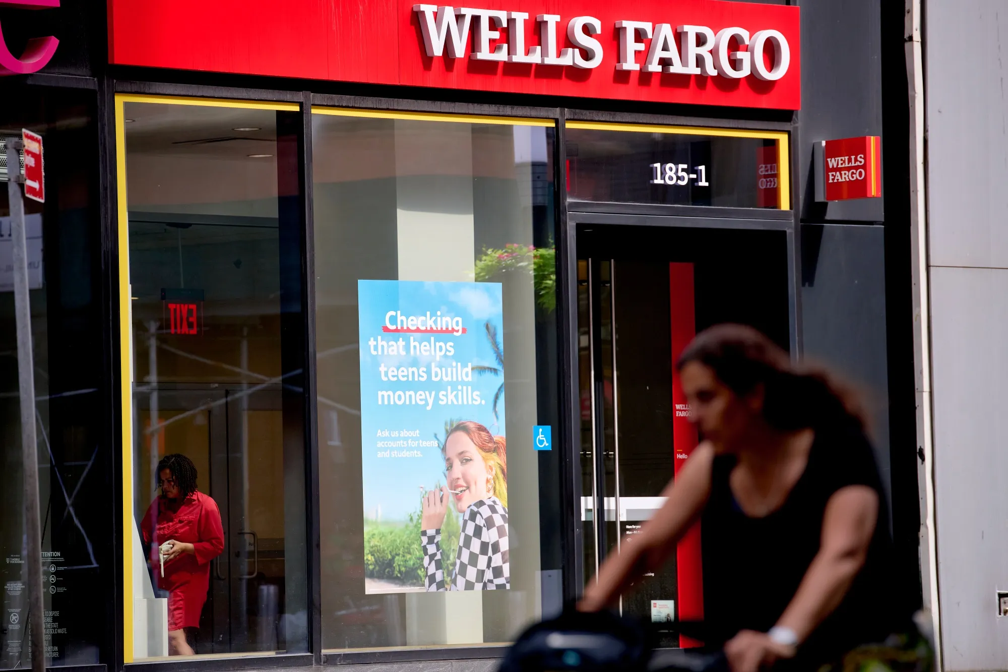 Wells Fargo Gains in Mergers, AI Bots Rig Markets, Traders Embrace  Astrology - Bloomberg