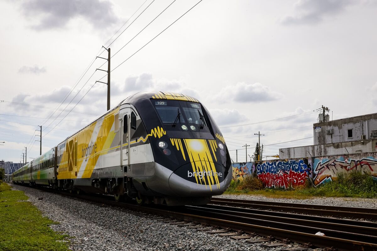 bloomberg.com - Martin Z Braun - Brightline Offers 4.75% Equity Stake to Lure Hedge Fund Holdouts