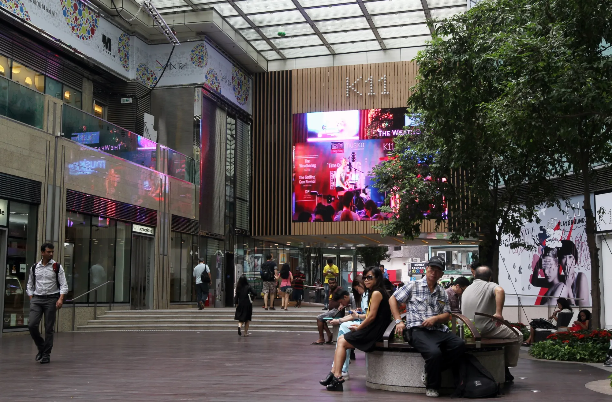 New World Gets $1.2 Billion Offer for Hong Kong Mall: Report - Bloomberg