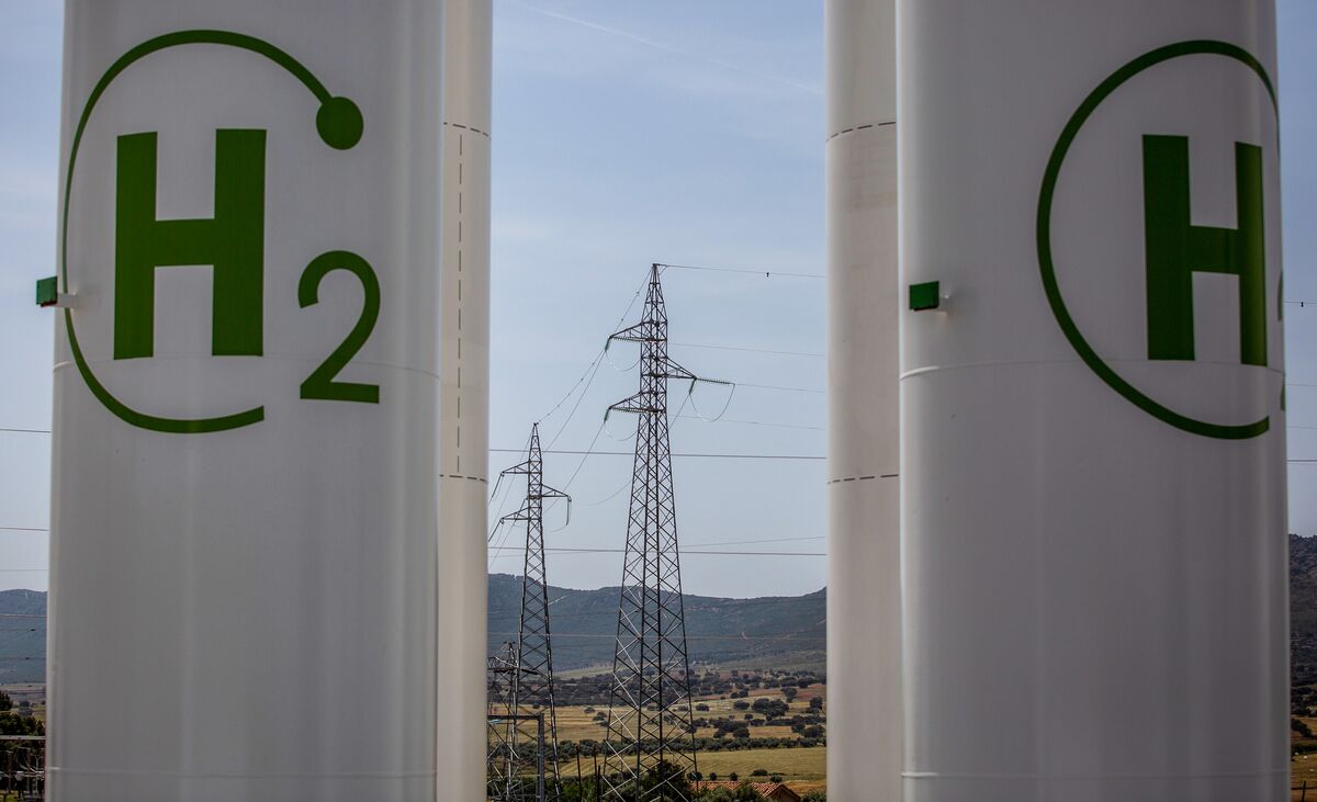 Australia Awards $500 Million-Plus to Green Hydrogen Project