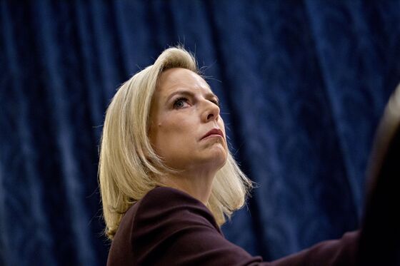 Democrats Clash With Nielsen Over ‘Cages’ for Undocumented Kids