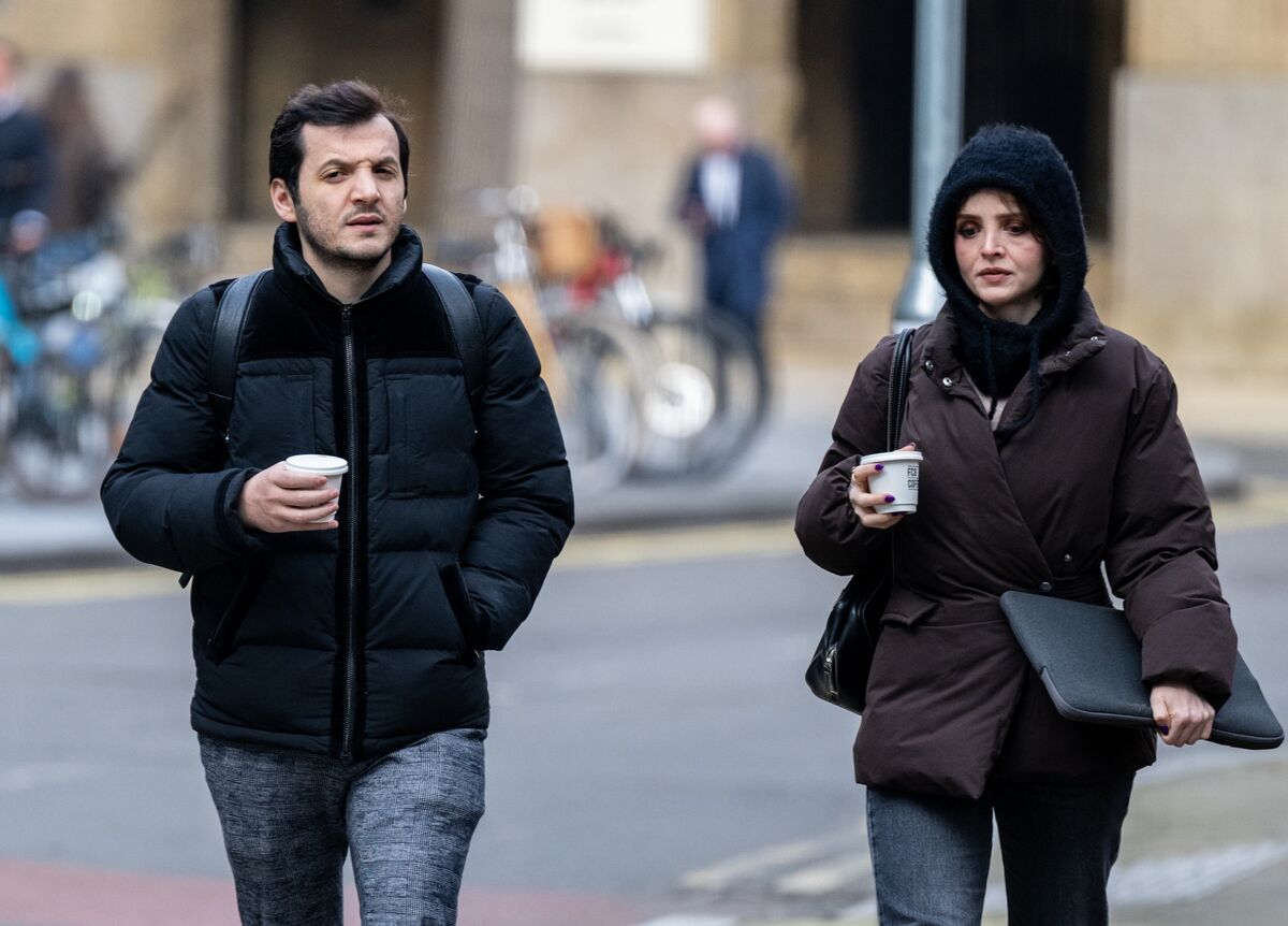 🟪"Insider Trading durante il Lockdown: Ex Analista di Janus Henderson e Sorella Condannati"