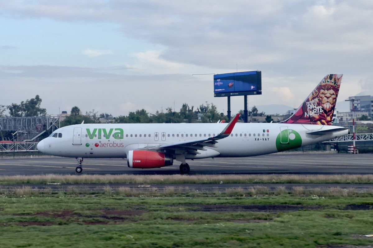 bloomberg.com - Maya Averbuch - Viva Aerobus and Volaris to Launch New Mexican Airline Group