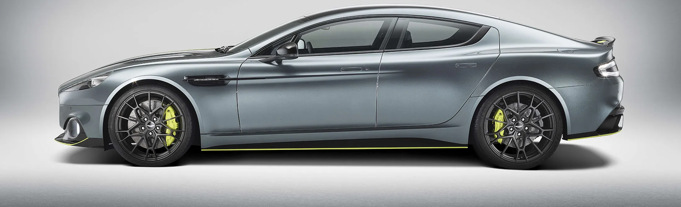 アストンマーティン、高性能「ラピードAMR」生産開始へ-限定210台