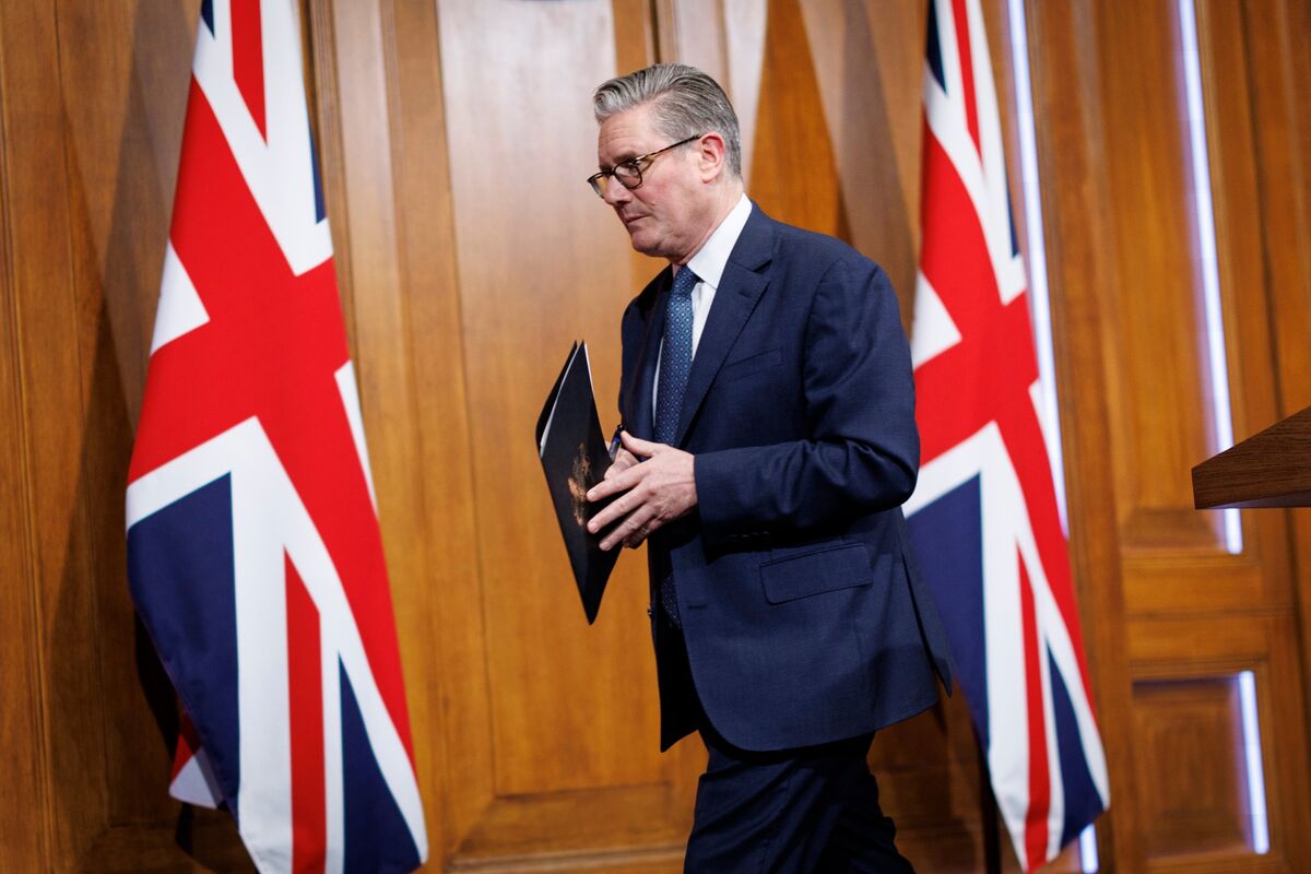 英スターマー首相、高まる交代圧力－ライバルの保健相が辞任 - Bloomberg
