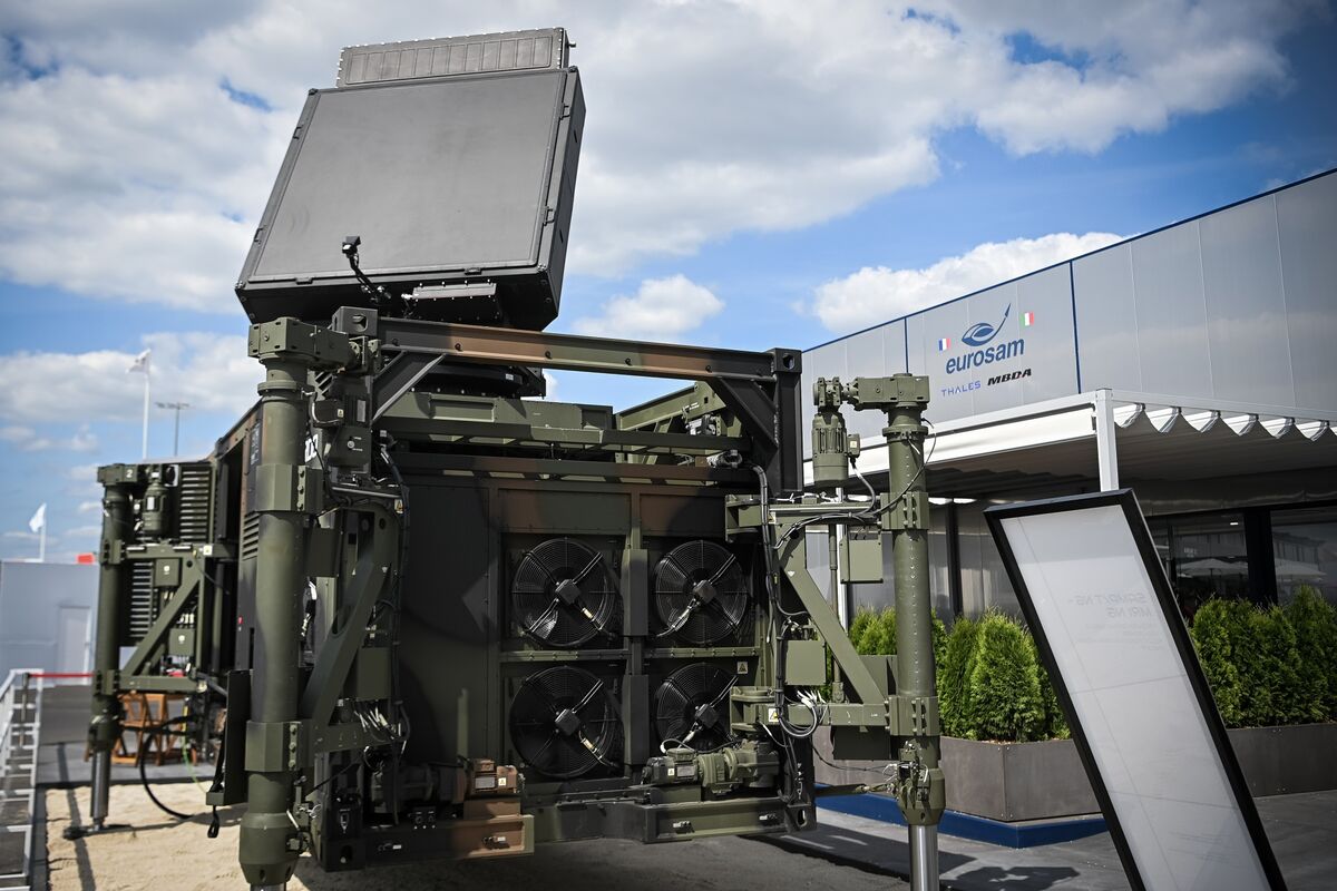 France Says Plans to Send Air Defense Systems to Kyiv On Track