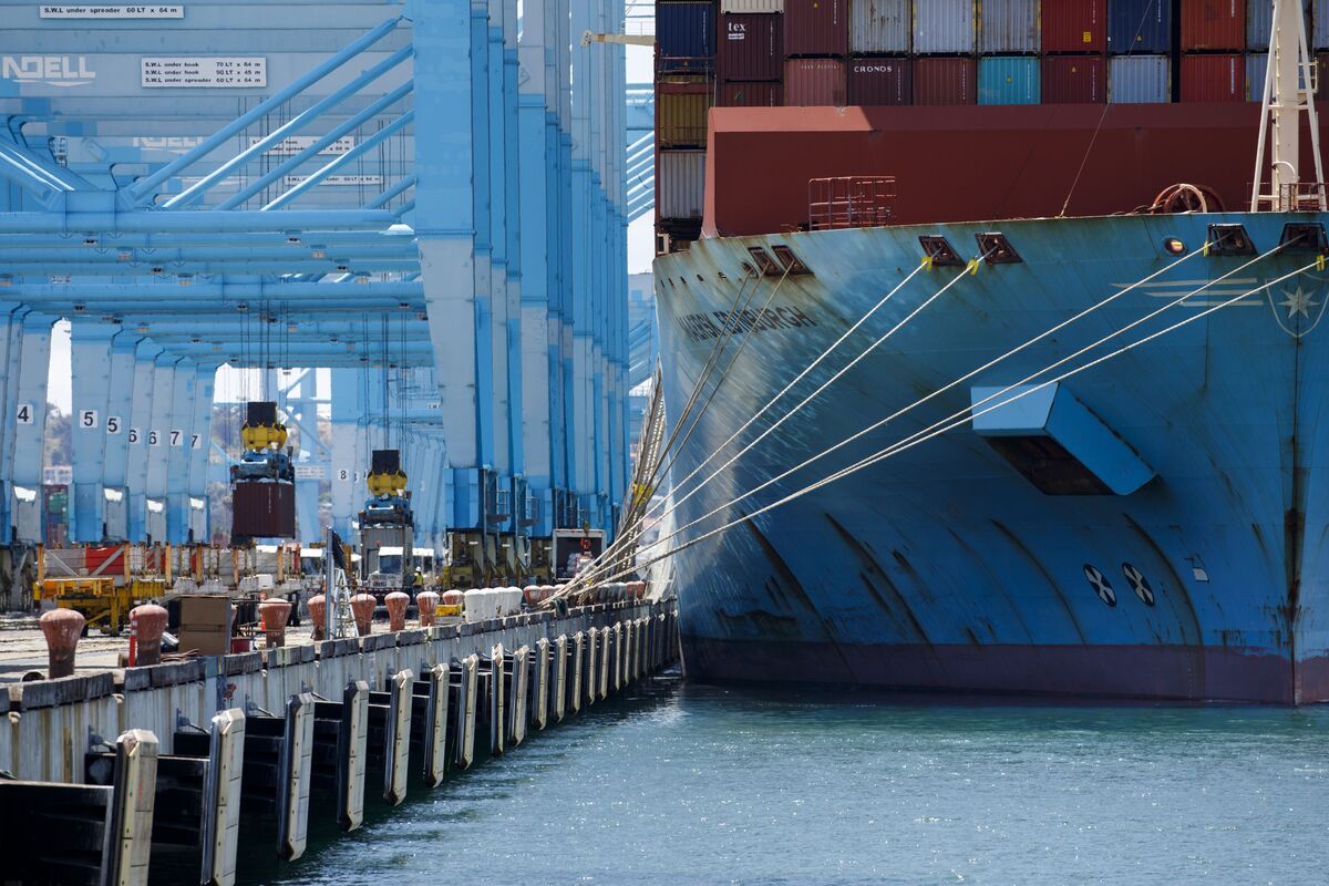 World S Biggest Container Line Warns Of 25 Slump In Volumes Bloomberg