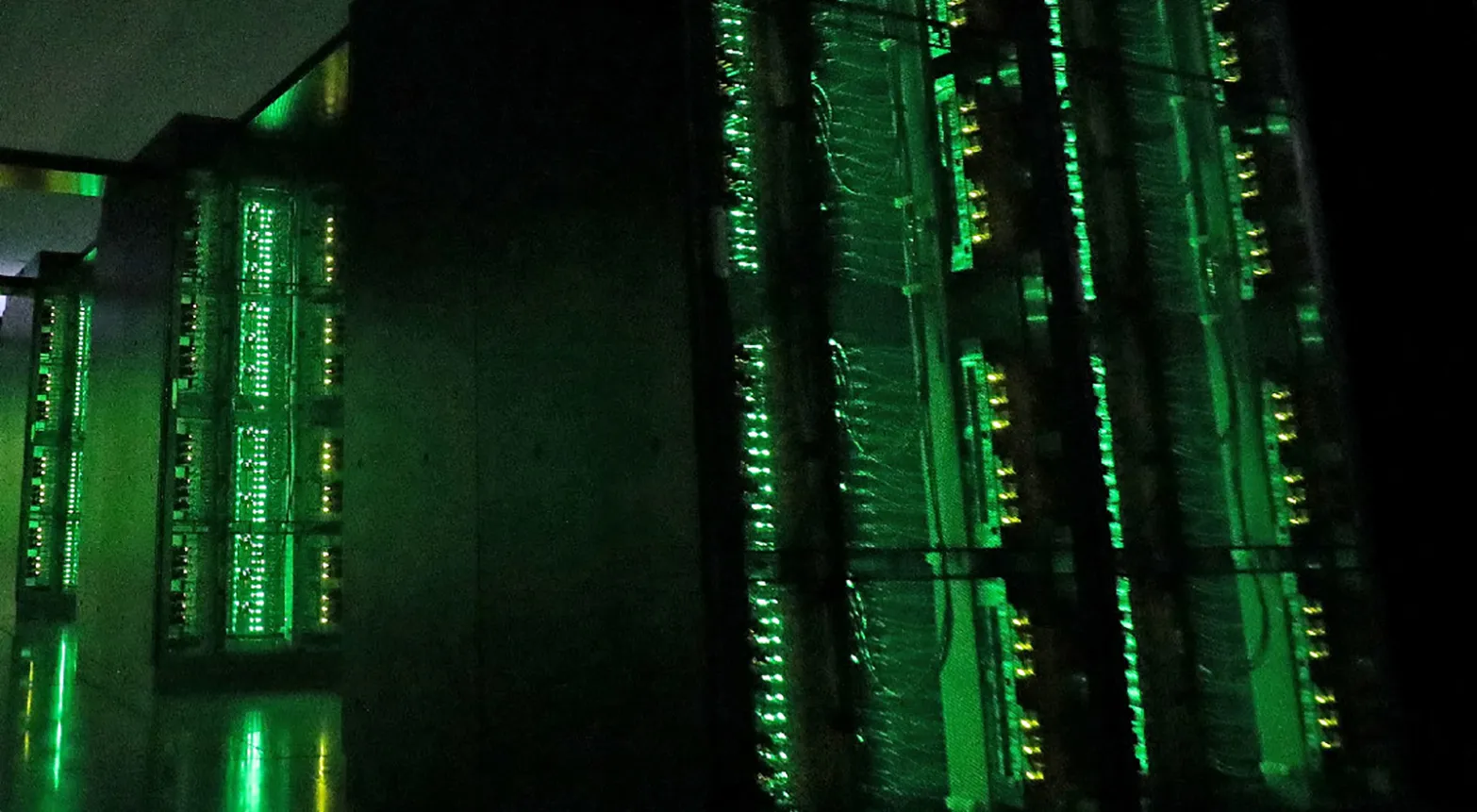 TOPSHOT-JAPAN-SCIENCE-COMPUTERS