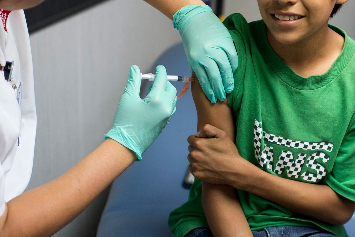 US Whooping Cough Outbreak Underscores Need for Timely Vaccines Bloomberg