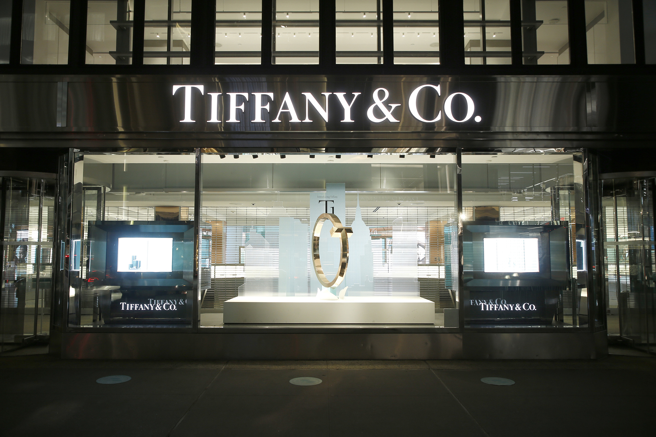 Tiffany & Co. Asks Donald Trump To Stay In The Paris Agreement