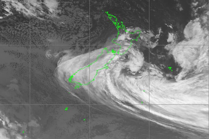 Gales Batter New Zealand’s Capital as Flights, Ferries Canceled