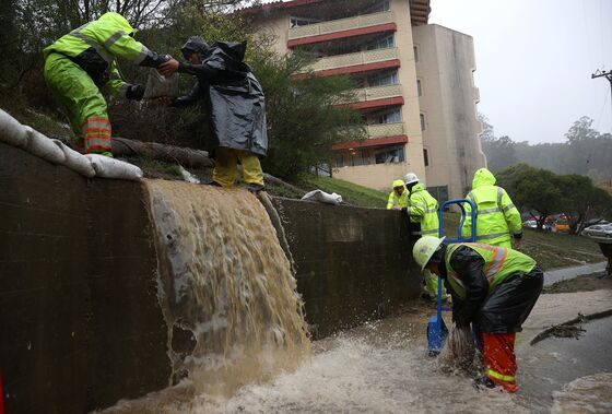 Mudslides Shut California Highways After Storm Dumps Record Rain