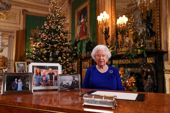 Queen Elizabeth Calls on U.K. to Reconcile in Christmas Address