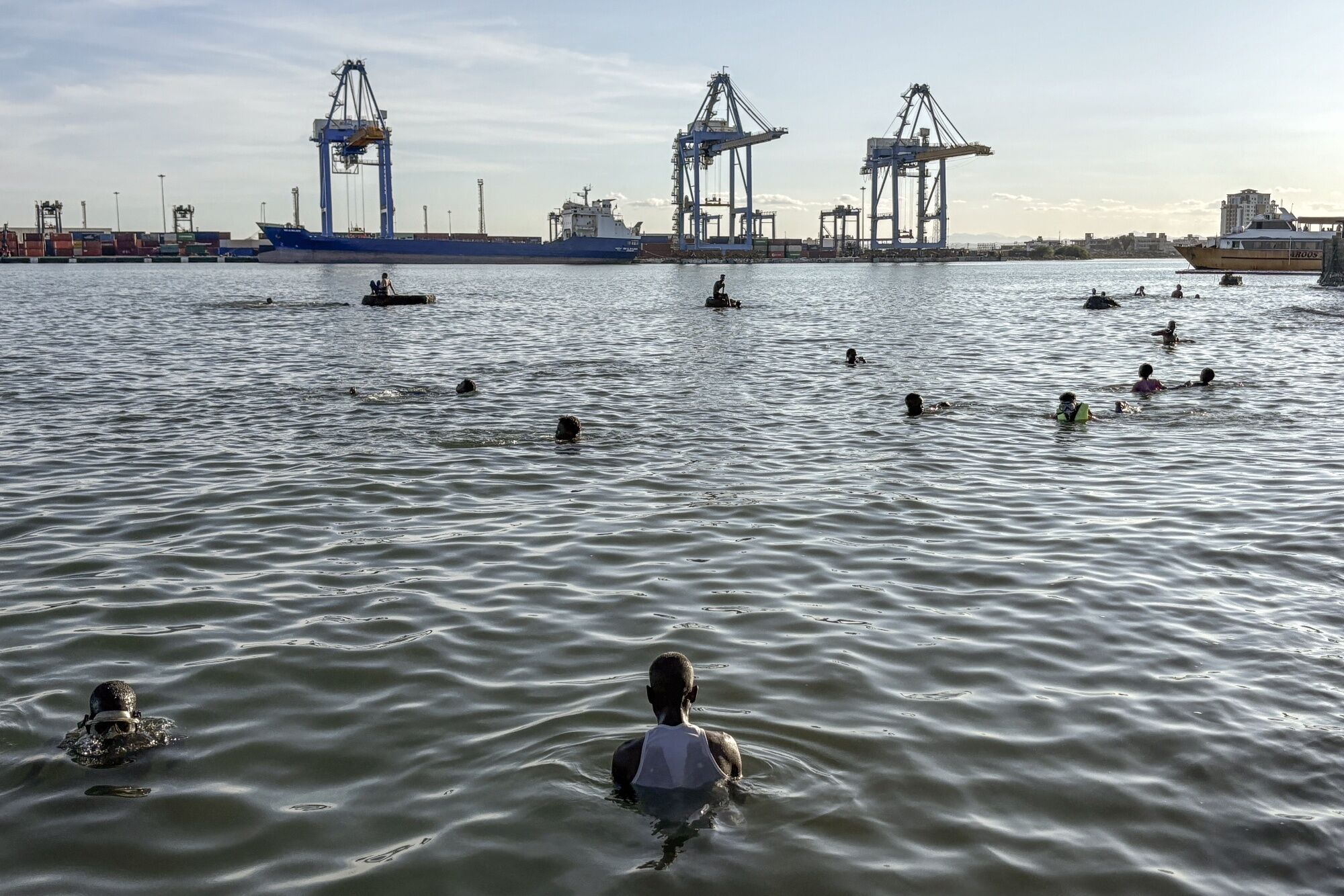 تصویر اصلی مقاله