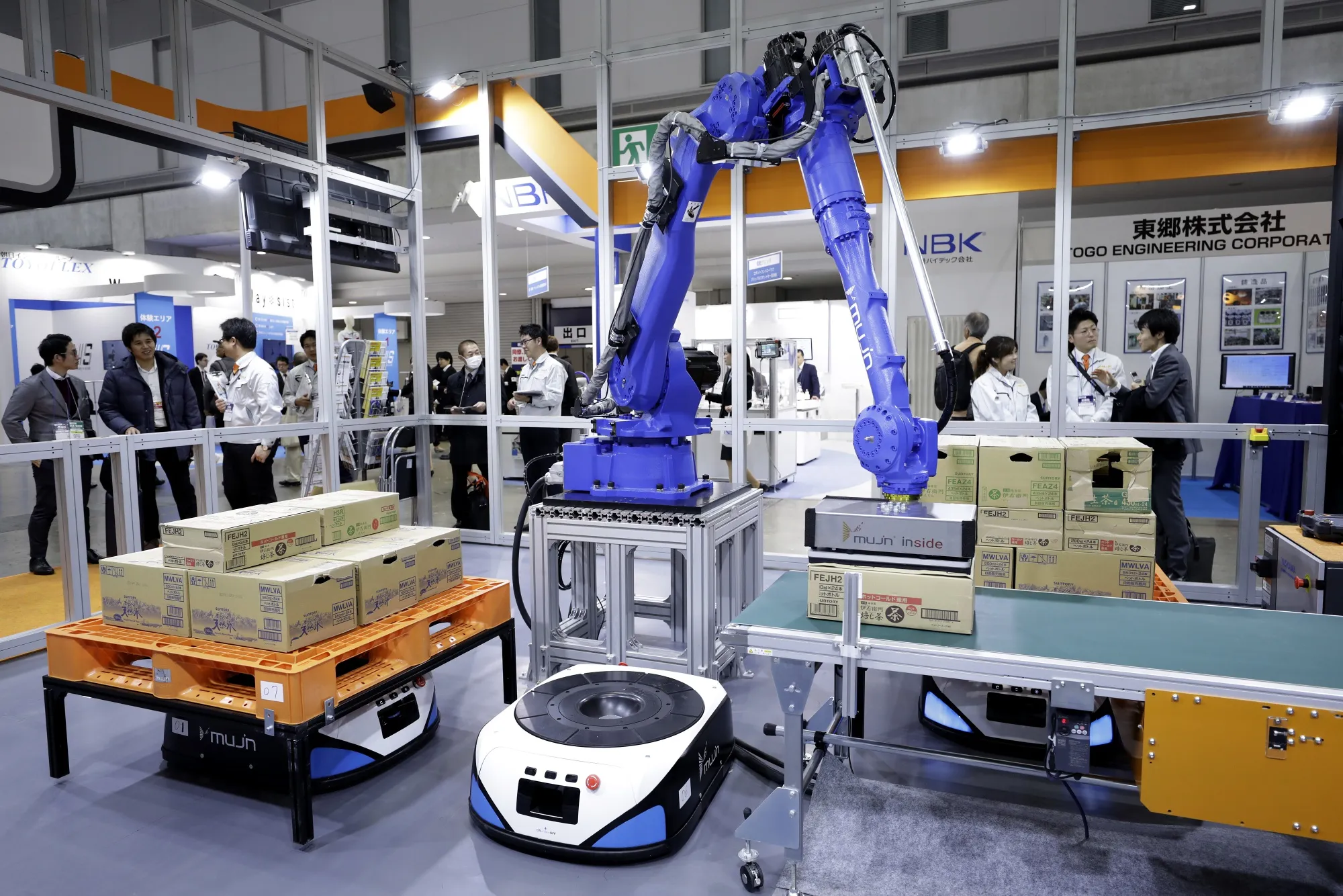 A demonstration of Mujin Inc.’s robot at the RoboDEX in 2019.