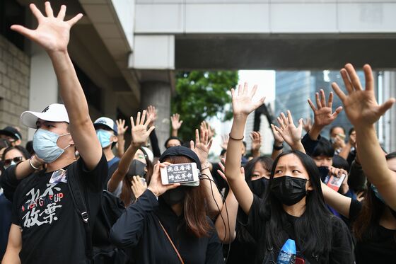 Crowds Flood Hong Kong Court; Subway Faces Early Closure Again