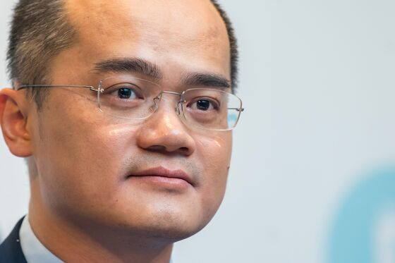 Meituan Sinks as CEO Deletes Post Seen Critical of Beijing