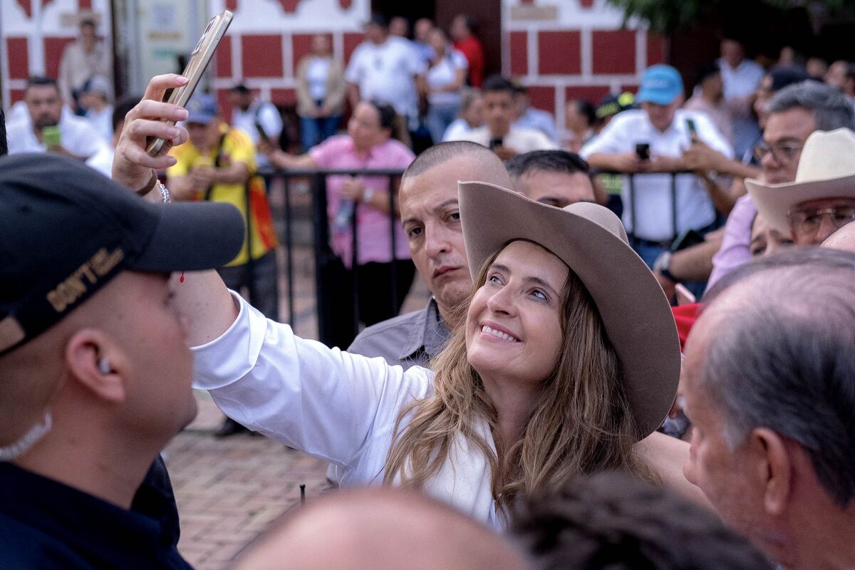 Colombian Presidential Candidate Seeks Trump’s Help for War on Cocaine Gangs