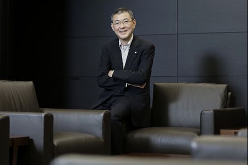 Yasuyuki Yoshinaga