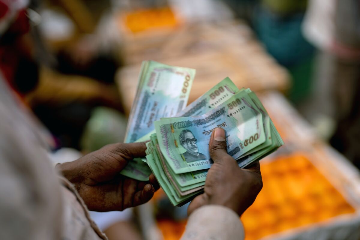  تعويم العملة