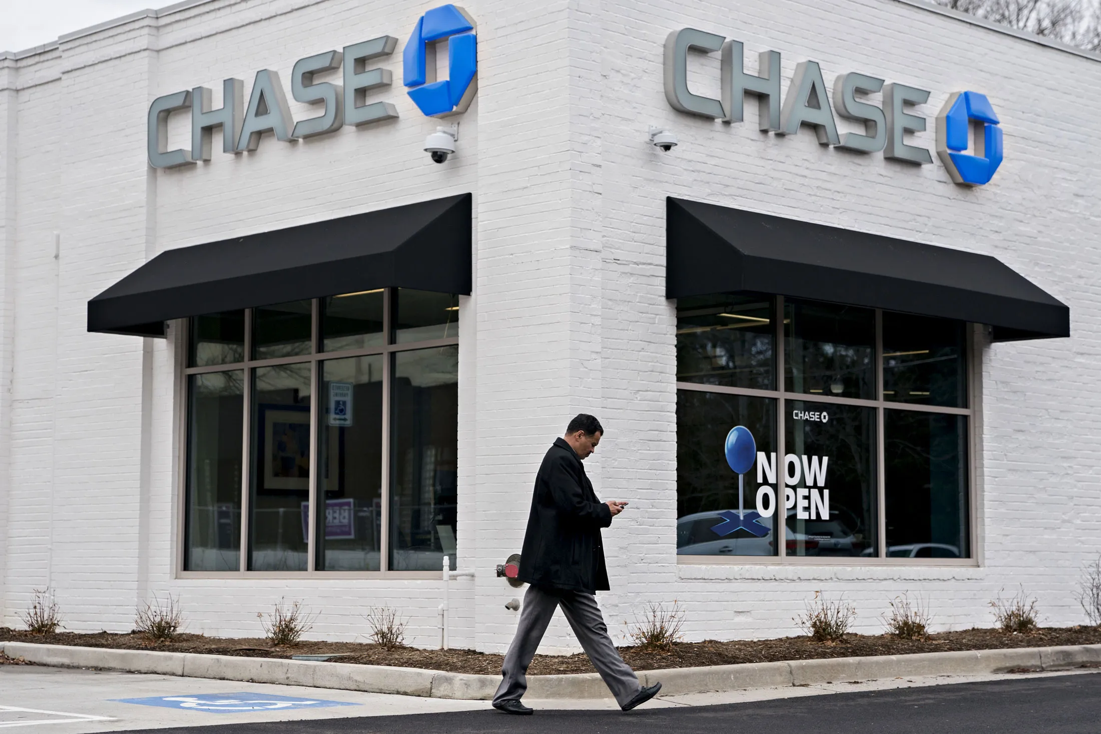 A new JPMorgan Chase &amp; Co. bank branch in Arlington, Virginia.