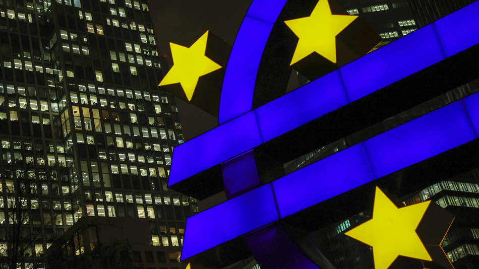 Watch ECB Holds Rates, Sees Inflation at 2% Target by 2025 - Bloomberg
