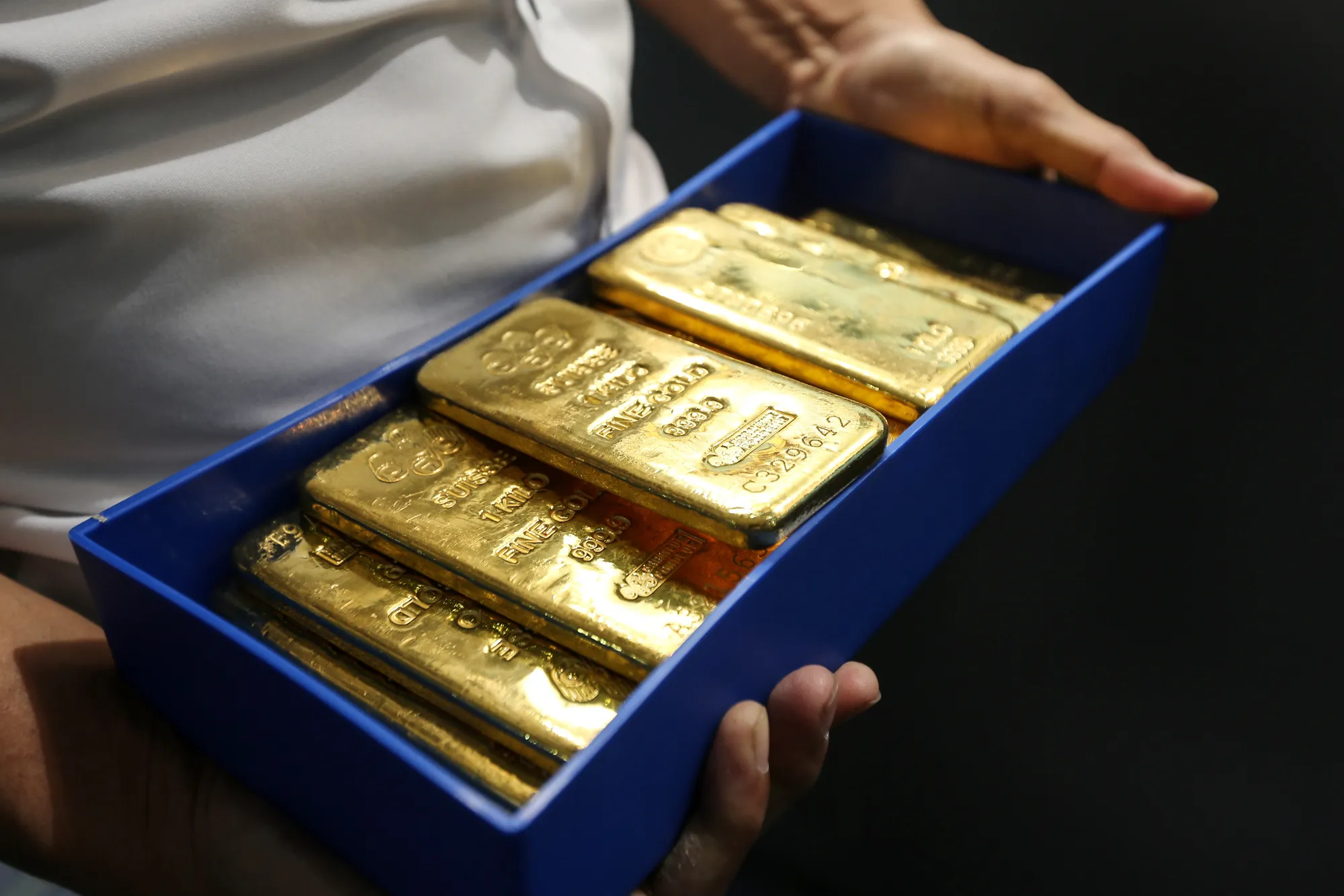 Thailand Said to Weigh Tax on Gold Trades to Slow Baht Rally - Bloomberg