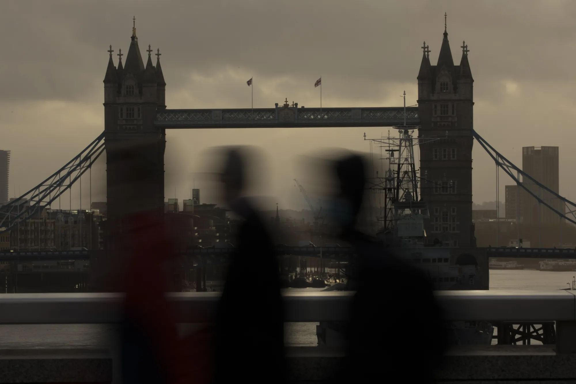 U.K. Driven to New Lockdown by Surge in Virus