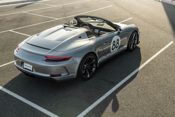Final Porsche 911 of a Generation to Be Sold for Coronavirus Relief
