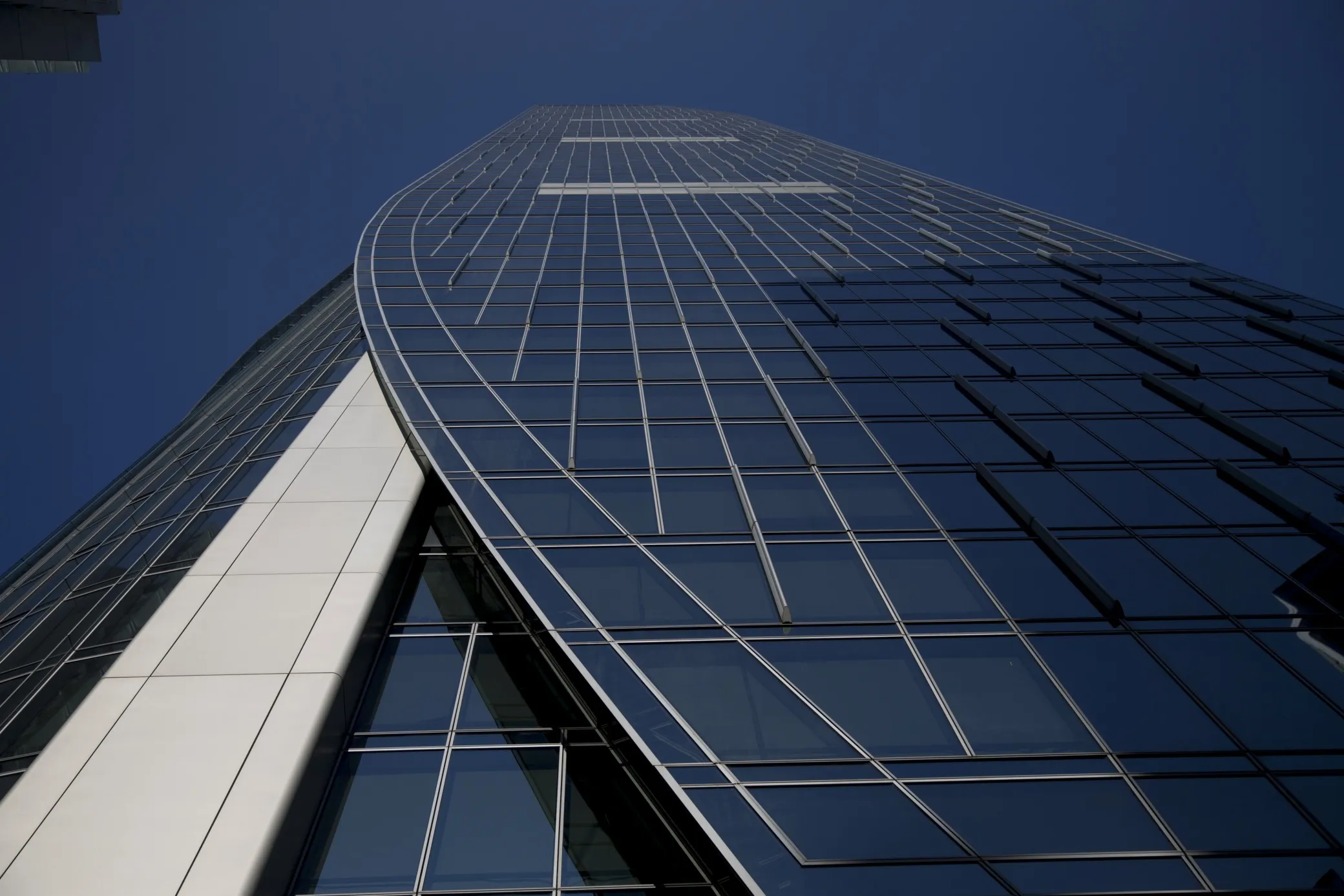 Fwd Bloomberg FWD Expands Headquarters in Biggest 2025 Hong Kong Office Lease - Bloomberg