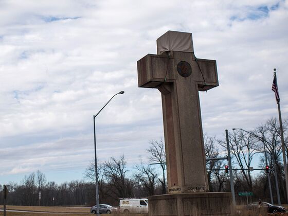 Supreme Court Backs 40-Foot Cross in Maryland Intersection