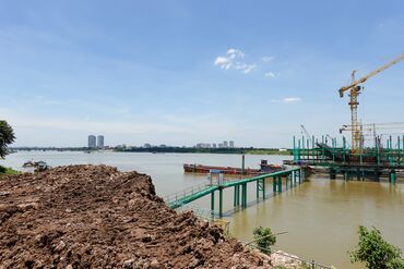 Hanoi Bets Its Future on a Riverside to Rival World’s Great Cities