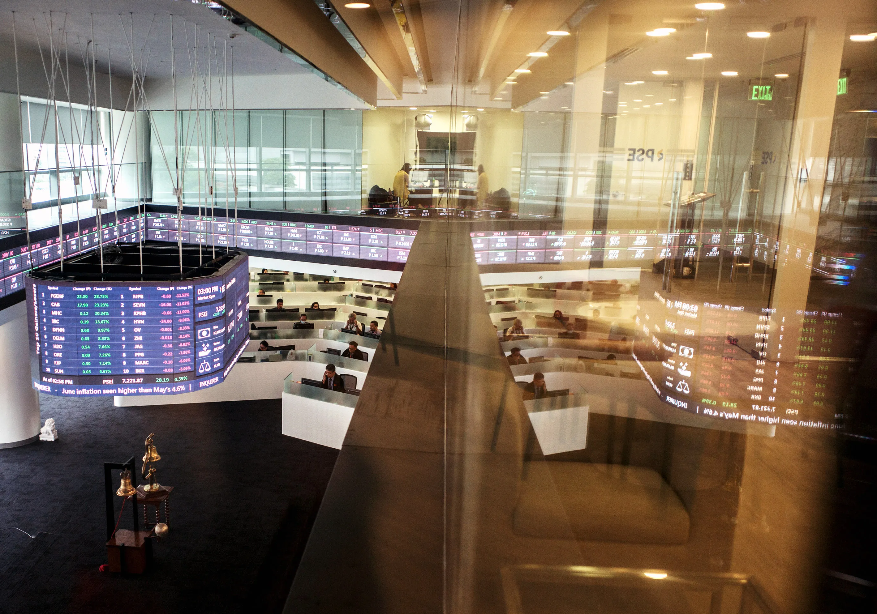 Locals Step In As $55 Billion Rout Hits Philippine Stocks