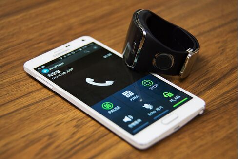 The wristband keeps eavesdroppers out of your conversations.