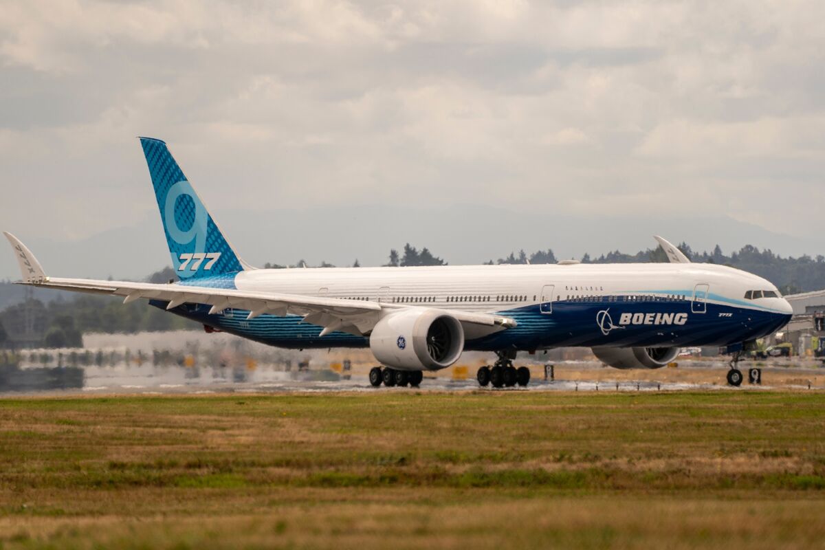 Boeing Reports $5.4B Q3 Loss Amid 777X Delivery Delays