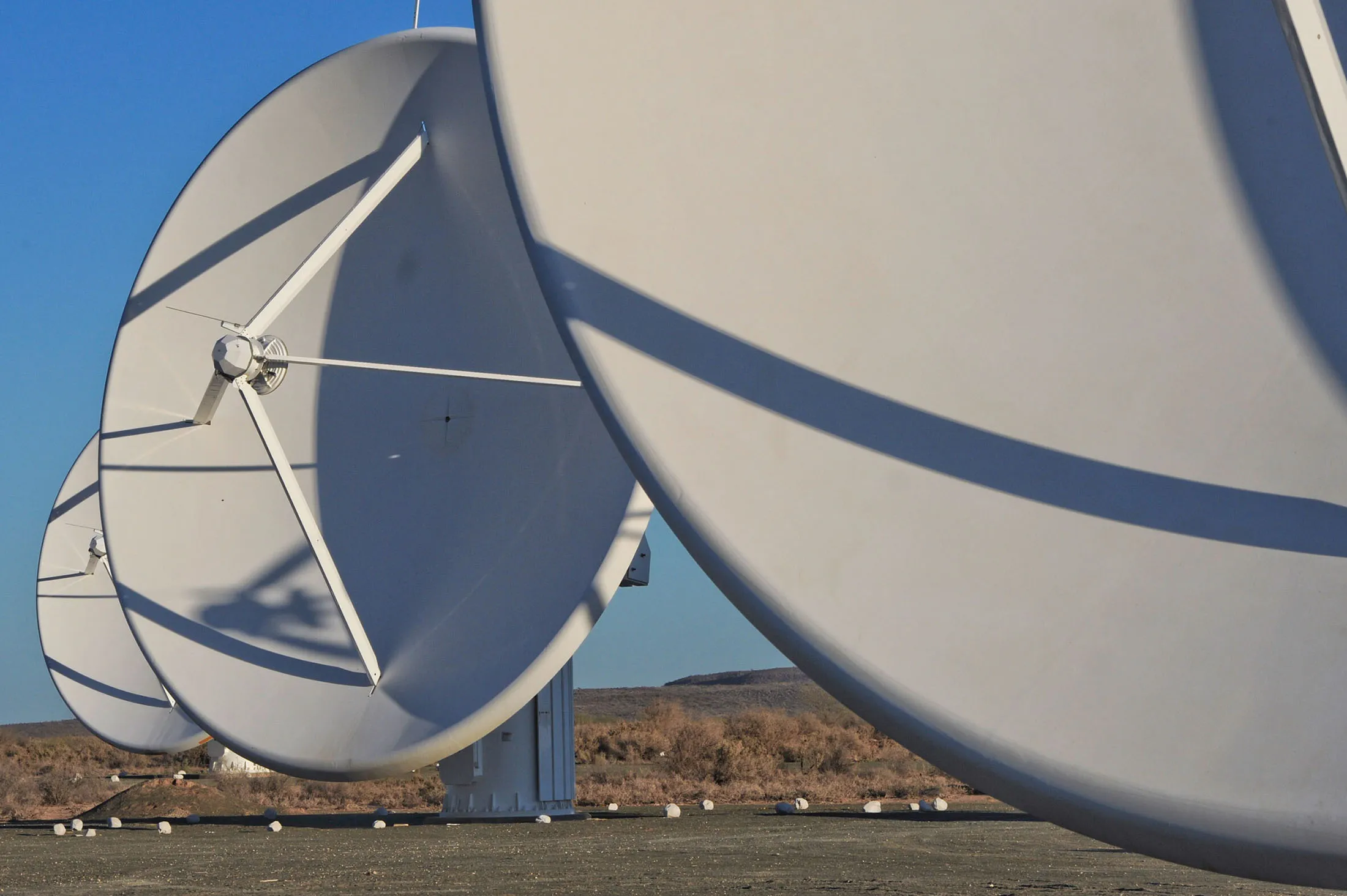 1505199544_satellite dish