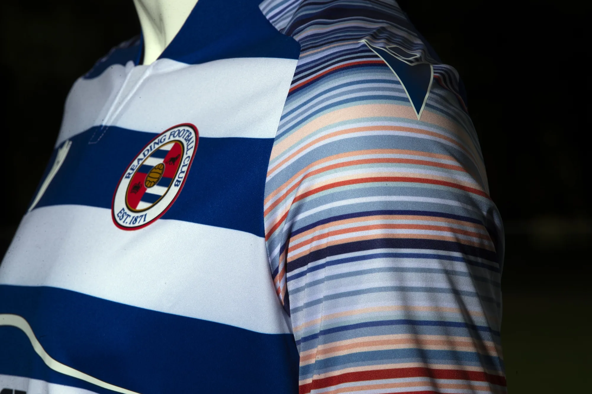 The new home kit for the Reading Football Club&nbsp;incorporates “climate stripes” that show&nbsp;the impacts of climate change on rising temperatures.