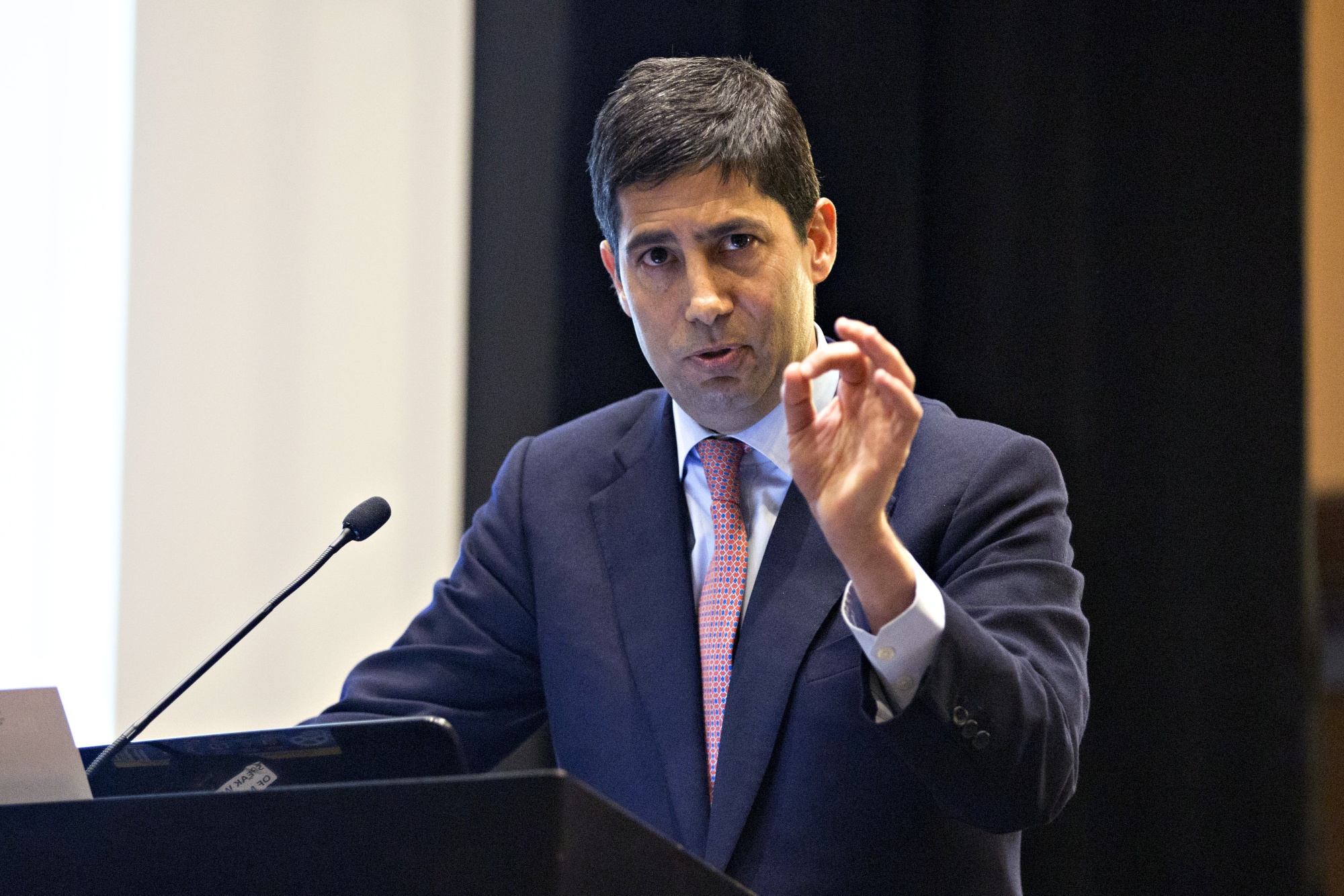 Kevin Warsh, former governor of the U.S. Federal Reserve, speaks during the American Economic Association (AEA) annual conference in Chicago, Illinois, U.S., on Friday, Jan. 6, 2017. Warsh said that more reform is needed at U.S. central bank than ever before. Photographer: Bloomberg/Bloomberg