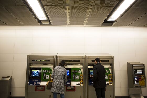 New York Tries to Bring the Subway Fare Into the 21st Century
